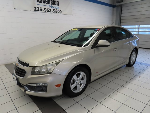Used 2016 Chevrolet Cruze LT image 2