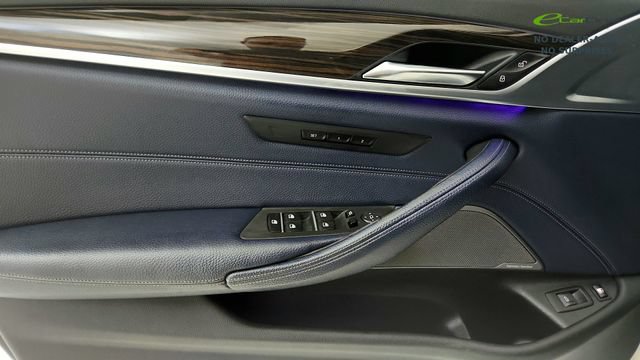 Used 2018 BMW 530e w/ M Sport Package 2 RWD image 50