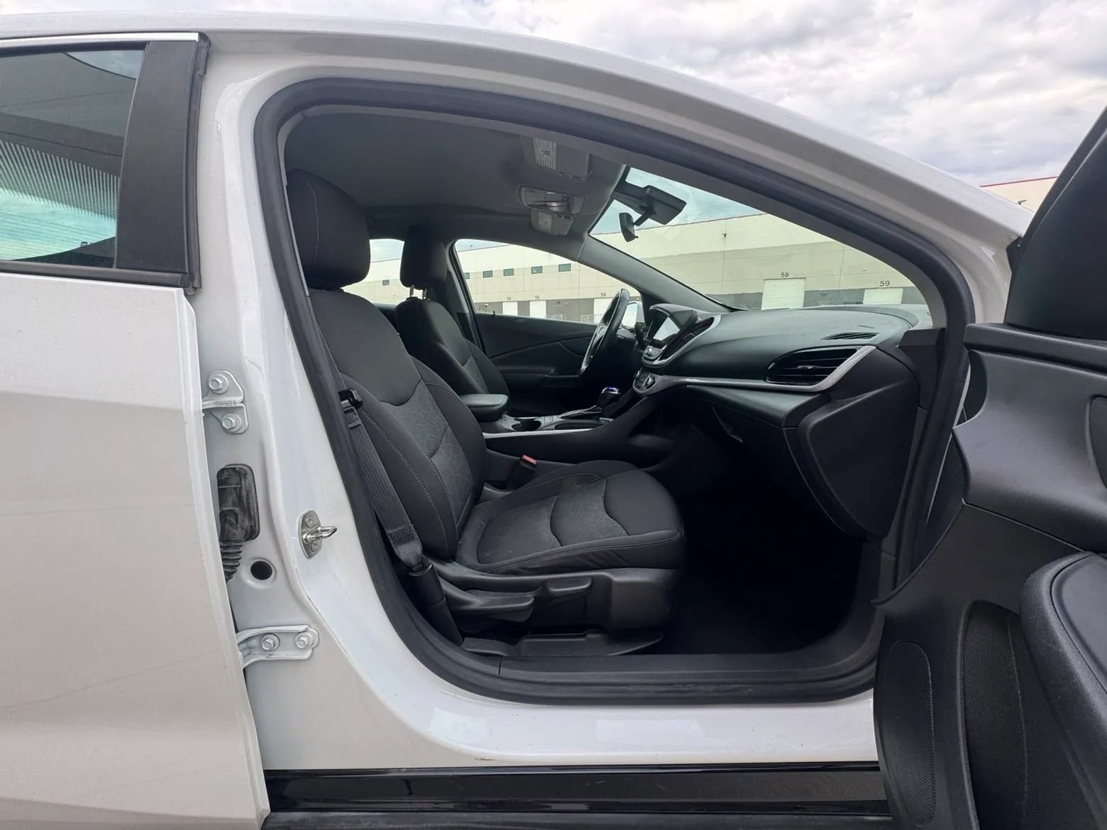 Used 2016 Chevrolet Volt LT FWD image 11