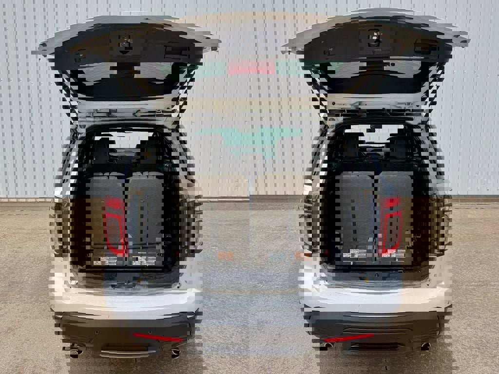 Used 2014 Ford Explorer XLT w/ Equipment Group 202A AWD/4WD image 17