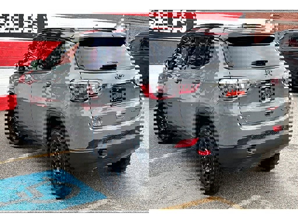 Used 2023 Jeep Compass Trailhawk image 13