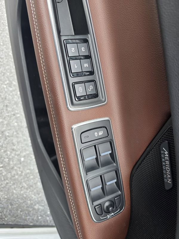 Used 2019 Jaguar XF S image 20