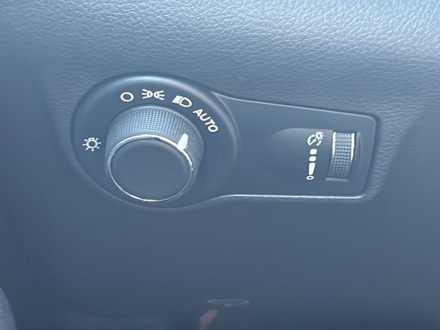 Used 2024 Jeep Compass Sport image 33