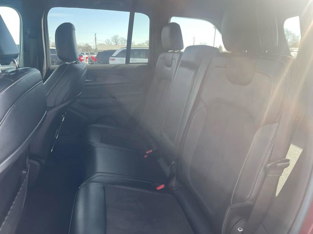 Used 2024 Jeep Grand Cherokee Altitude image 19