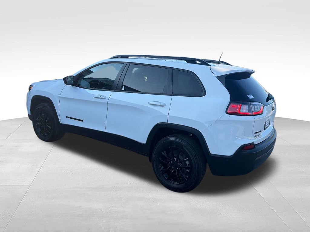 Used 2023 Jeep Cherokee Altitude Lux AWD/4WD image 3