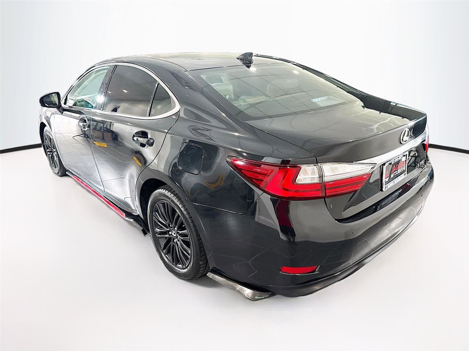 Used 2017 Lexus ES 350 w/ Premium Package FWD image 29