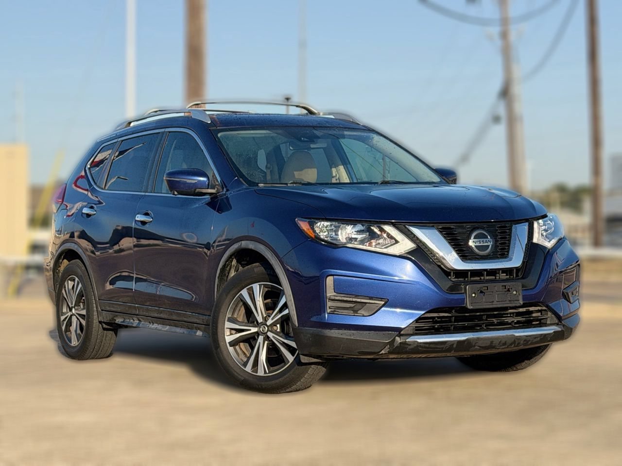Used 2019 Nissan Rogue SV w/ Sun & Sound Touring Package FWD image 2