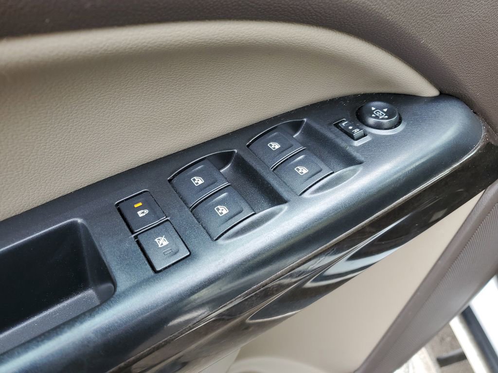 Used 2016 GMC Canyon SLT image 25