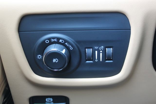 Used 2021 Jeep Grand Cherokee L Summit image 17