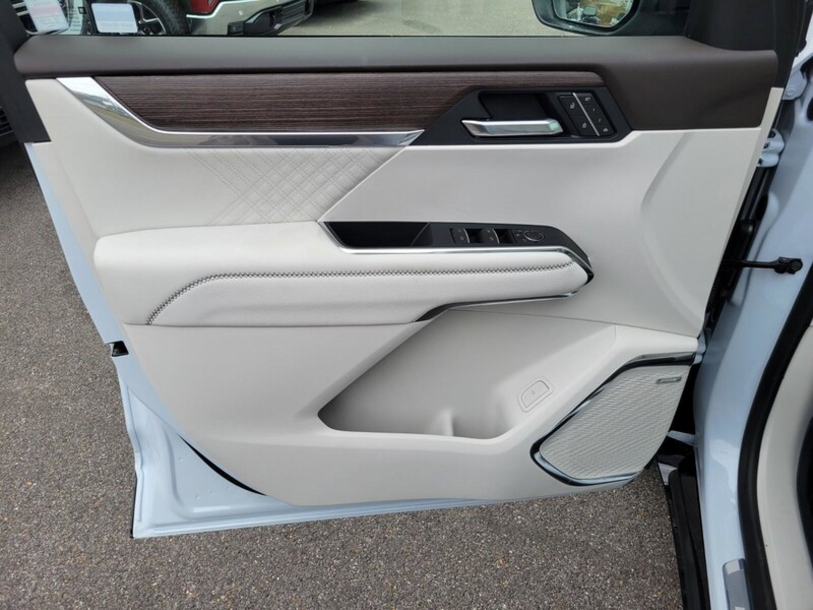 New 2026 GMC Acadia Denali w/ Super Cruise Package image 25