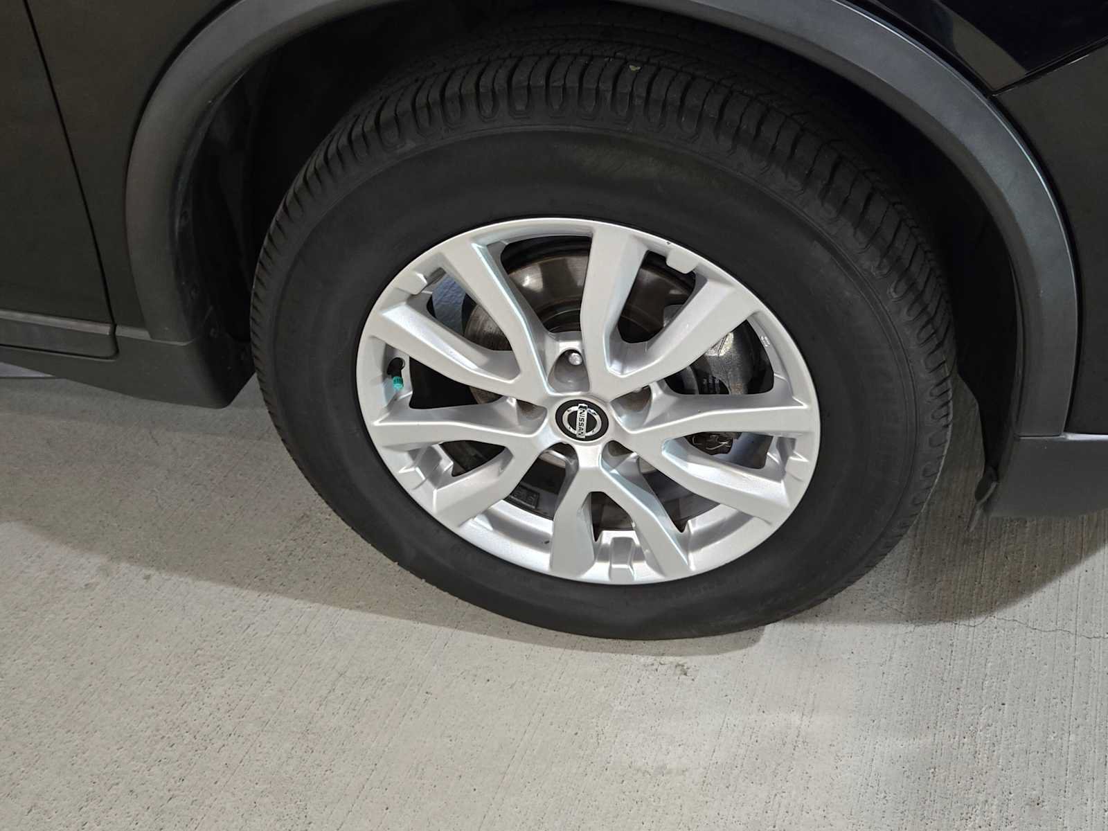 Used 2019 Nissan Rogue SV FWD image 9
