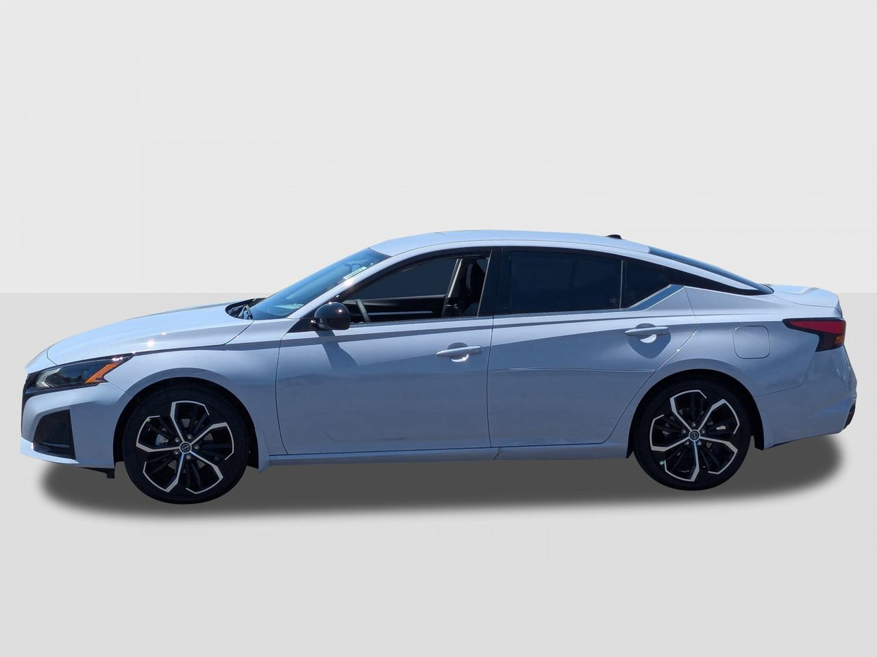 New 2026 Nissan Altima 2.5 SR FWD image 2