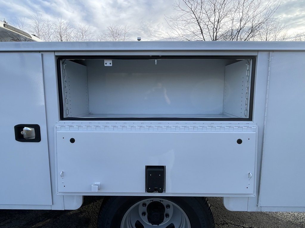 New 2026 Ford F350 XL w/ XL Chrome Package image 30