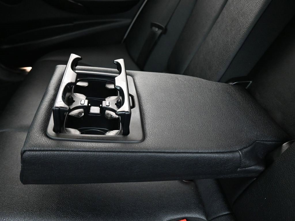 Used 2018 BMW 330e image 32