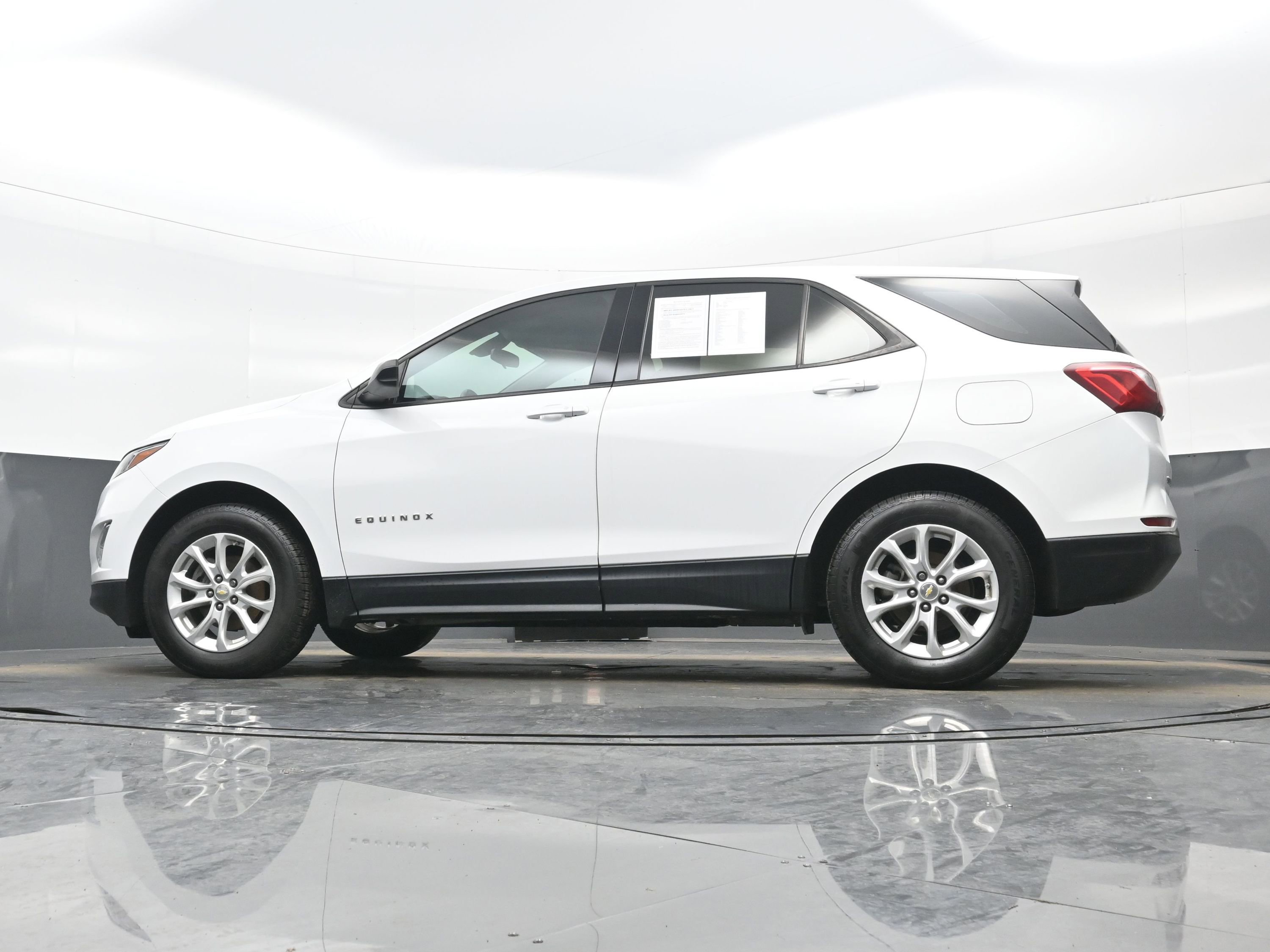 Used 2019 Chevrolet Equinox LS image 26