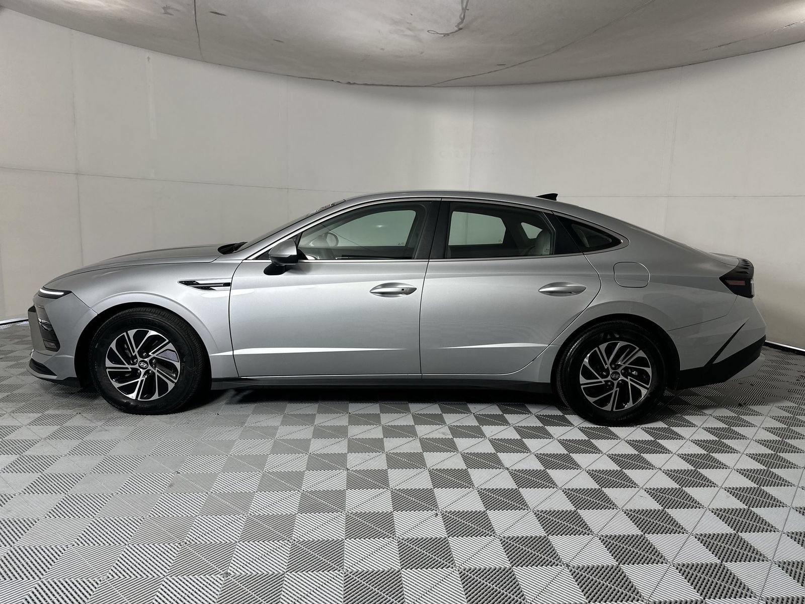 Used 2026 Hyundai Sonata Blue FWD image 5