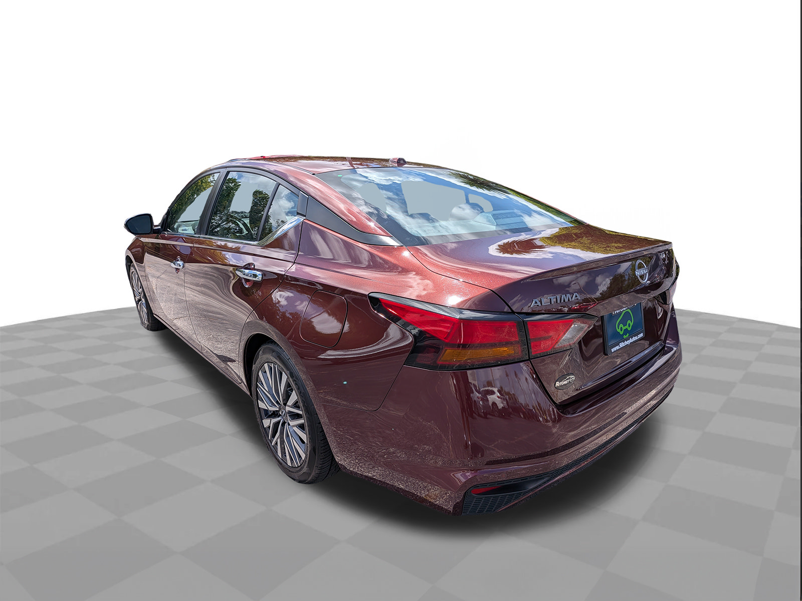 Used 2024 Nissan Altima 2.5 SV FWD image 6