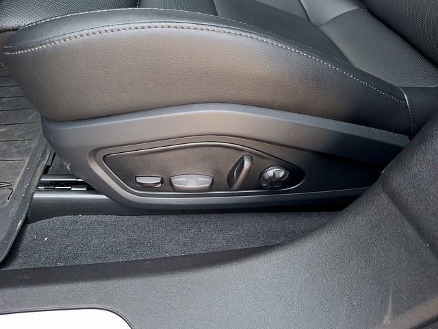 Certified 2025 Porsche Taycan RWD image 18