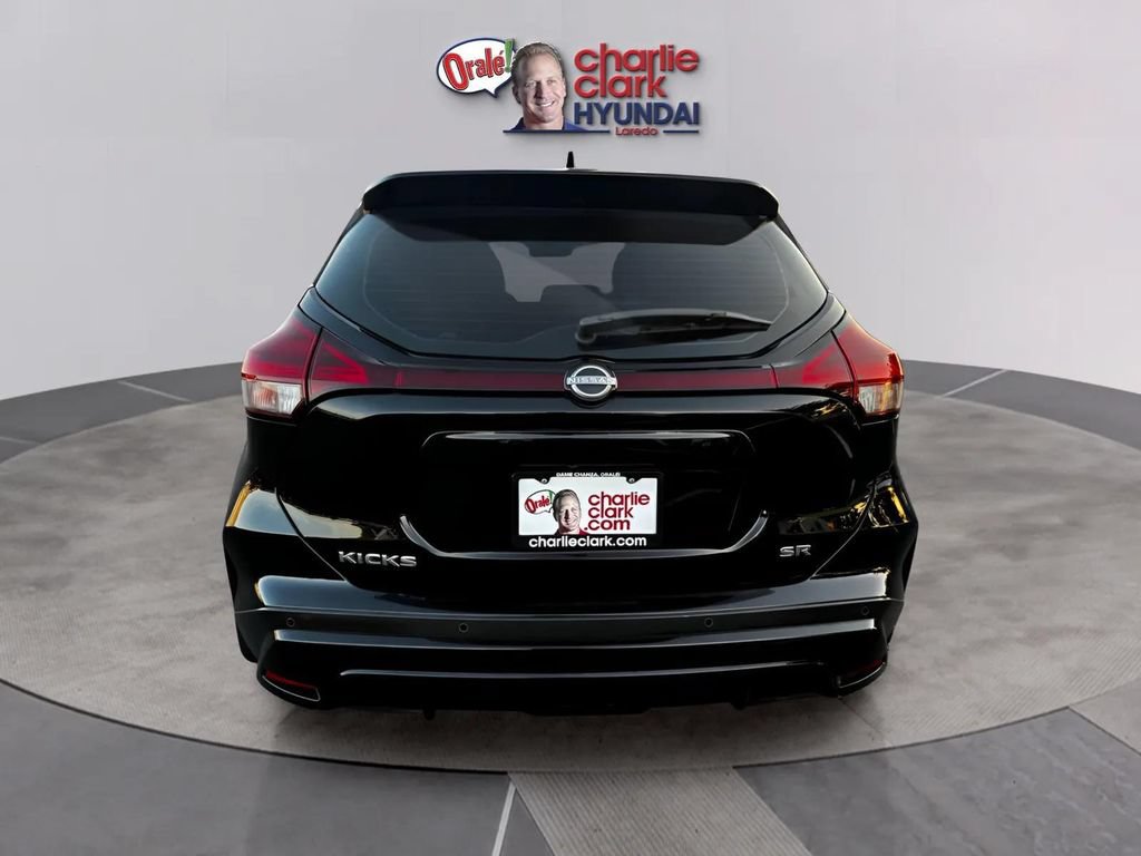 Used 2023 Nissan Kicks SR w/ SR Premium Package FWD image 4