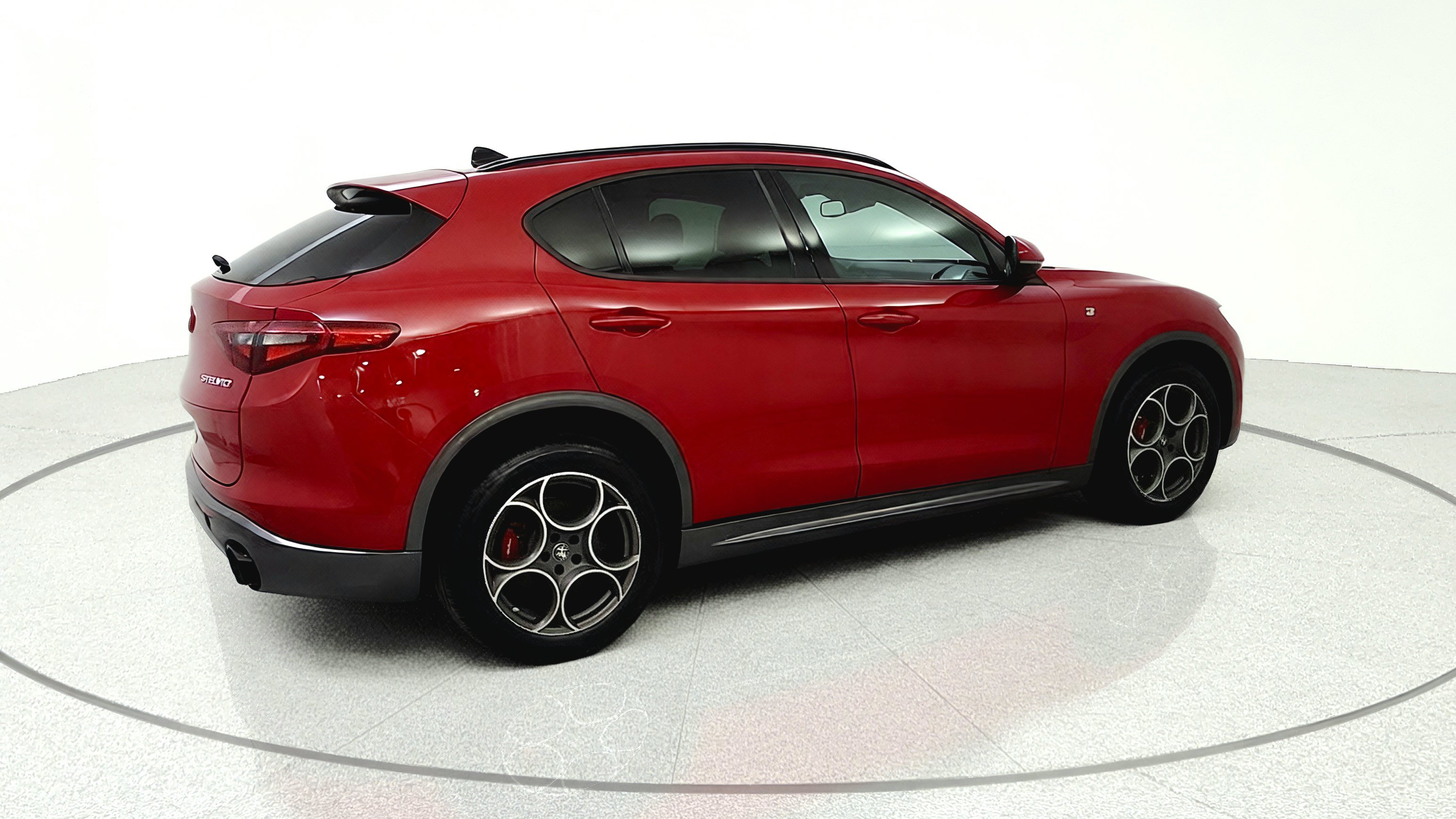Used 2022 Alfa Romeo Stelvio Ti AWD/4WD image 7