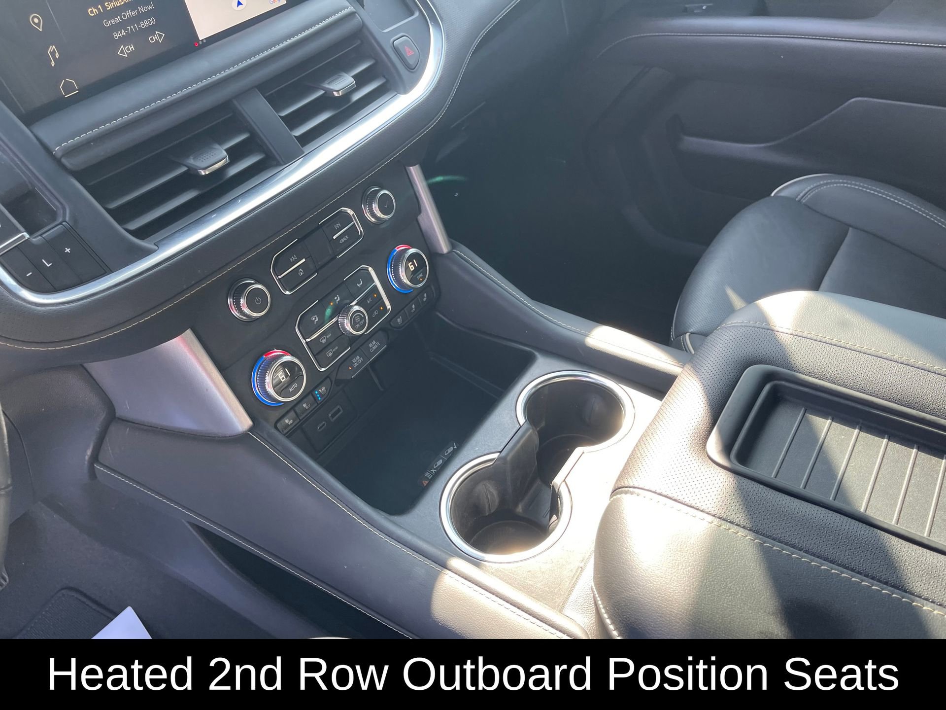 Used 2024 GMC Yukon XL SLT w/ SLT Luxury Package image 18