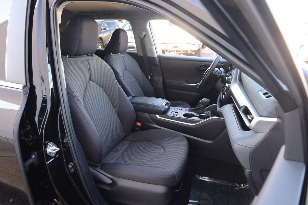 Used 2023 Toyota Highlander L AWD/4WD image 26