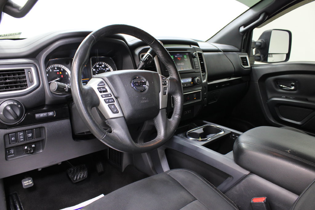 Used 2019 Nissan Titan SV w/ SV Convenience Package AWD/4WD image 16