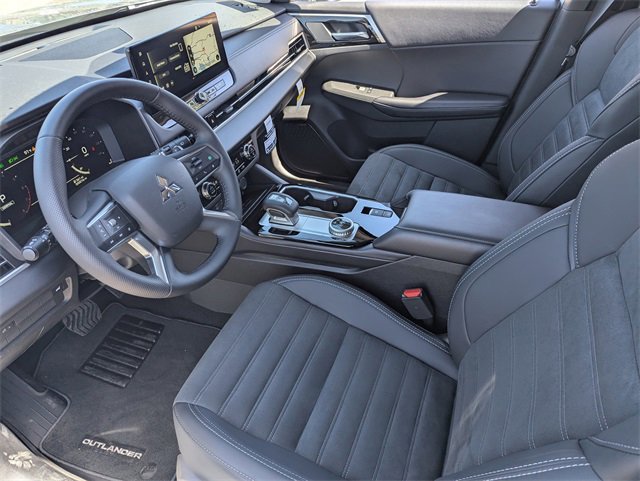 New 2025 Mitsubishi Outlander SE image 10