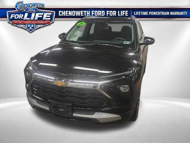 Used 2025 Chevrolet TrailBlazer LT AWD/4WD image 1
