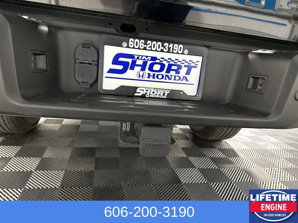 Used 2024 Nissan Frontier SV w/ SV Convenience Package AWD/4WD image 11