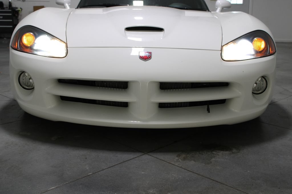 Used 2004 Dodge Viper SRT-10 RWD image 45