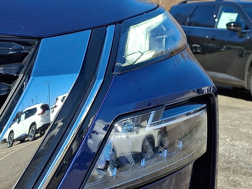Certified 2023 Nissan Rogue SV image 10