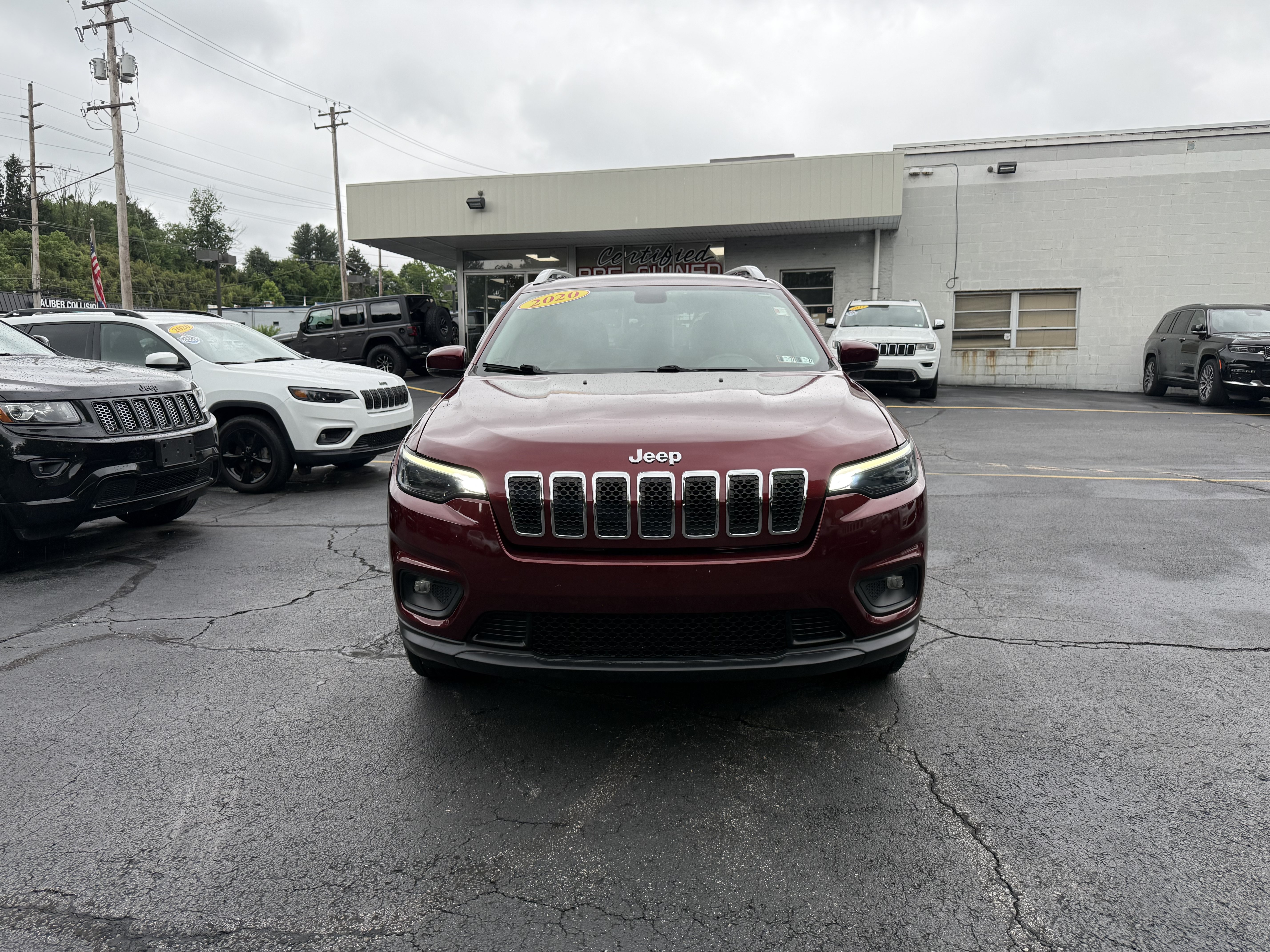 Certified 2020 Jeep Cherokee Latitude Plus w/ Cold Weather Group AWD/4WD image 2