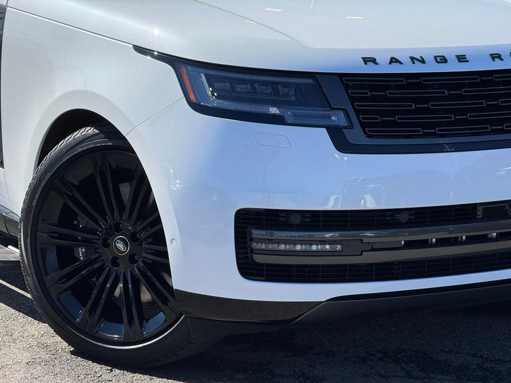 Used 2024 Land Rover Range Rover Long Wheelbase Autobiography image 10