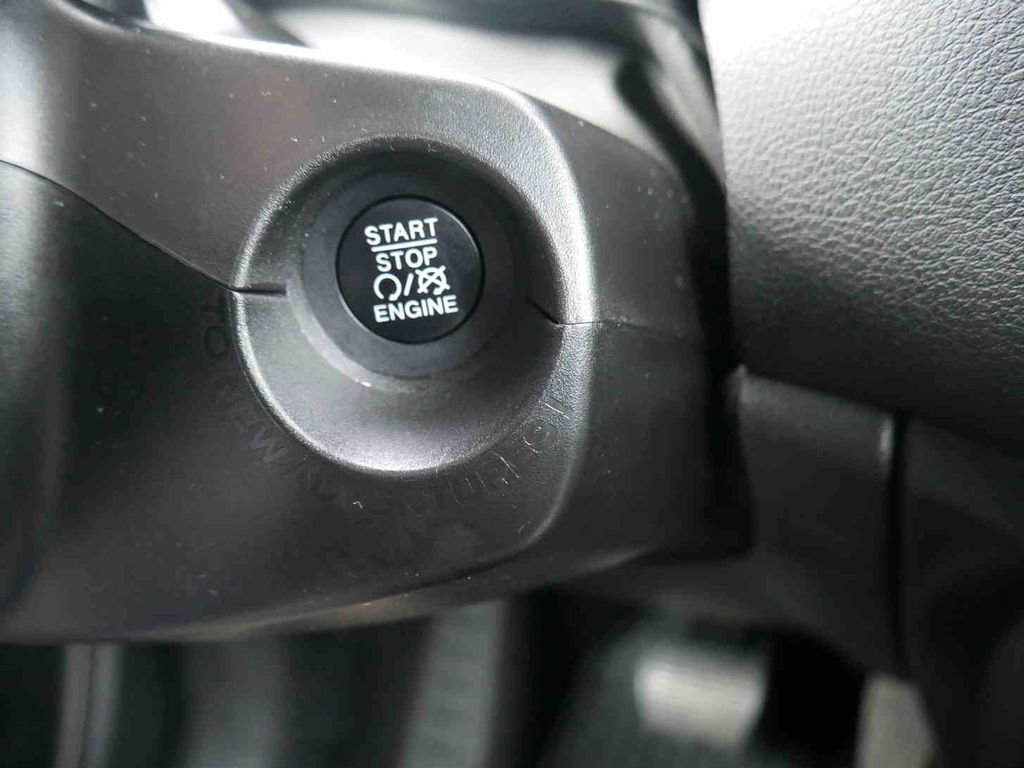 Used 2022 Jeep Renegade Latitude w/ Convenience Group image 28