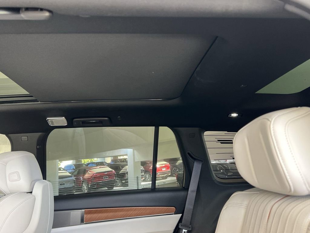 New 2026 Cadillac Vistiq Sport image 30