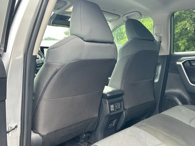 Used 2025 Toyota RAV4 XLE AWD/4WD image 24