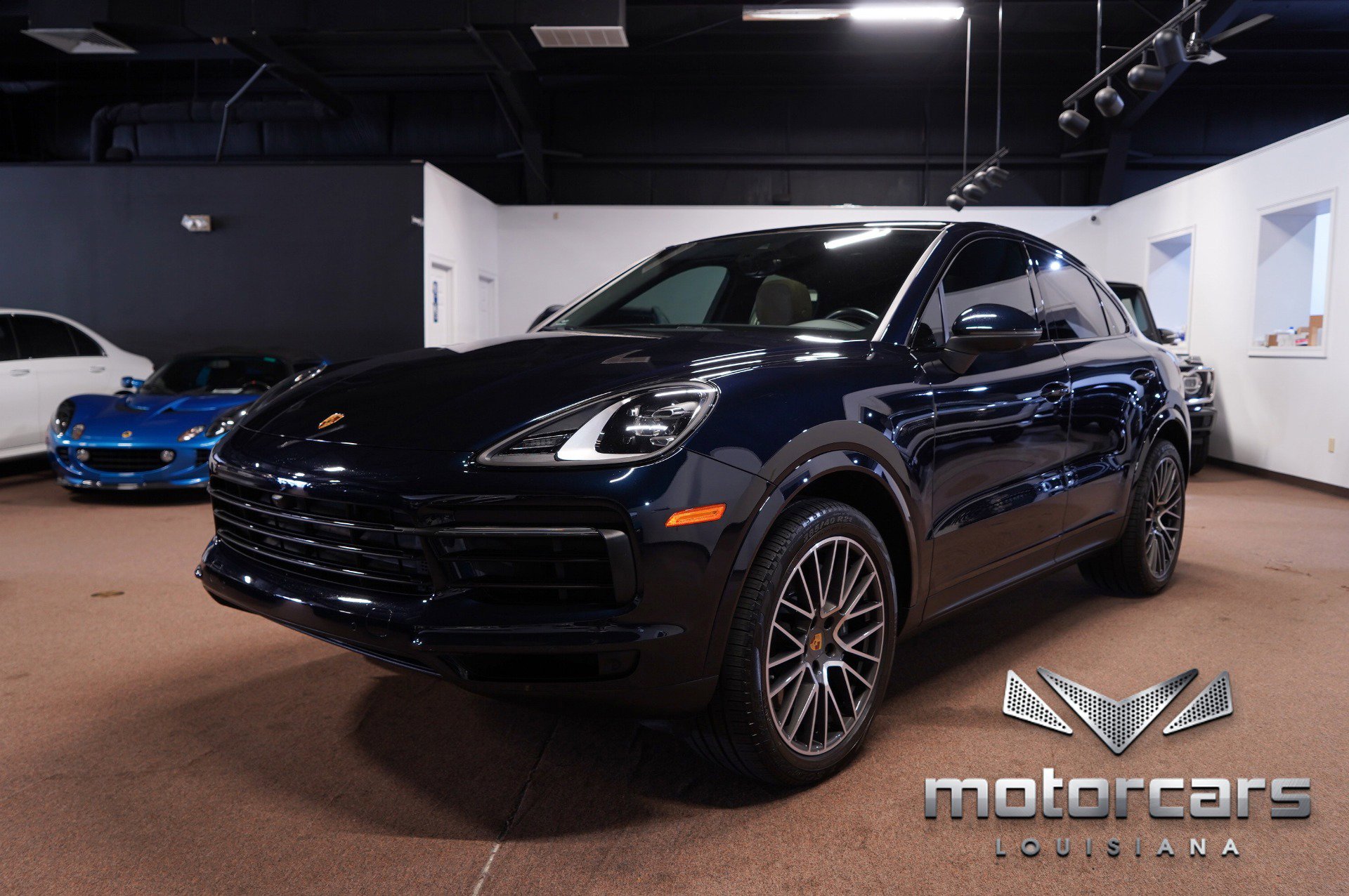 Used 2021 Porsche Cayenne Coupe w/ Premium Package image 3