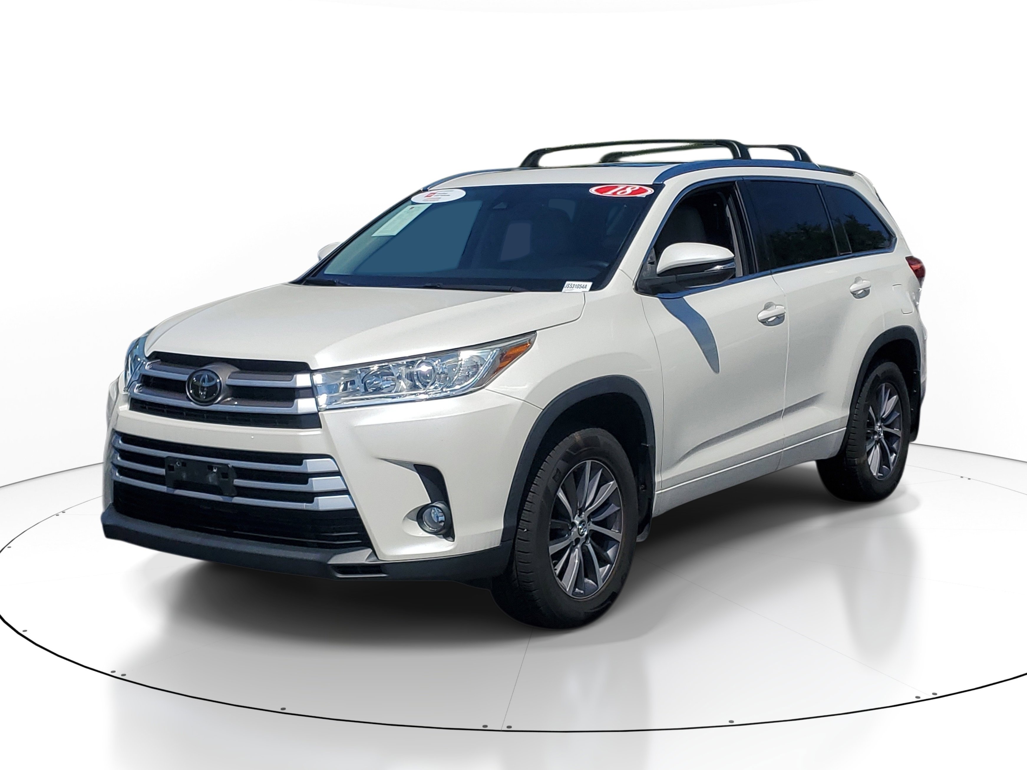 Certified 2018 Toyota Highlander XLE AWD/4WD image 3