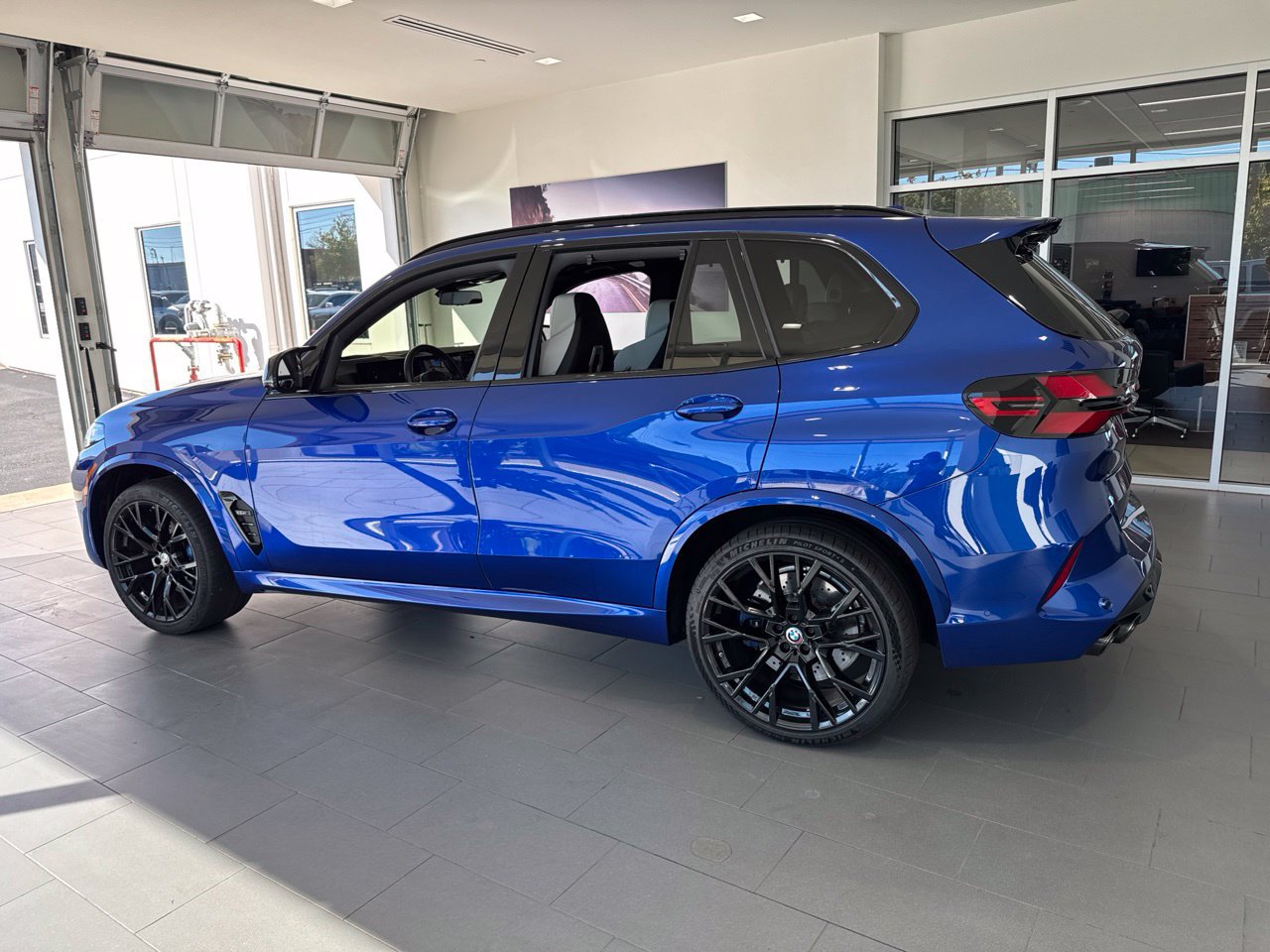 Used 2025 BMW X5 M Competition w/ Executive Package AWD/4WD image 5