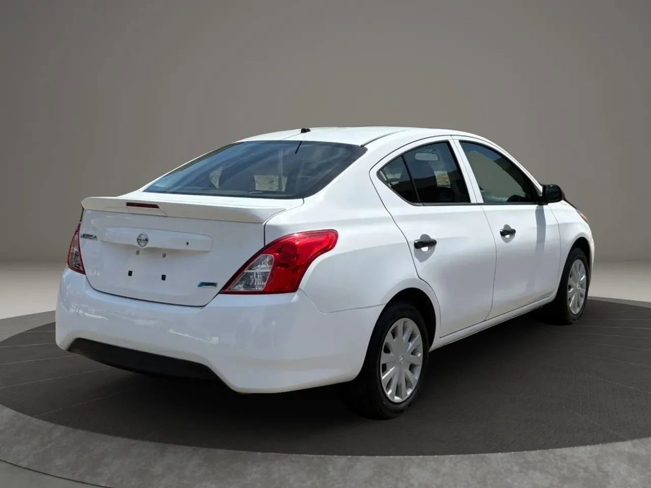 Used 2015 Nissan Versa S Plus FWD image 6