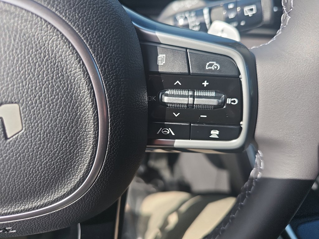 New 2026 Kia Carnival EX image 14