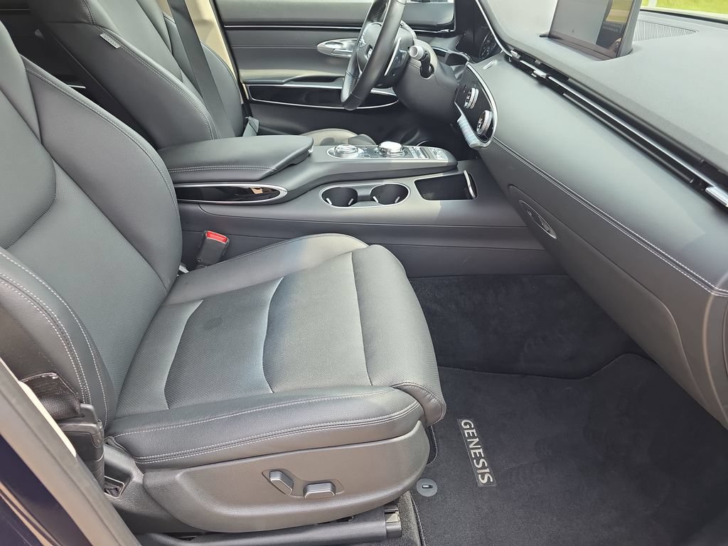 Used 2025 Genesis GV70 2.5T AWD/4WD image 10