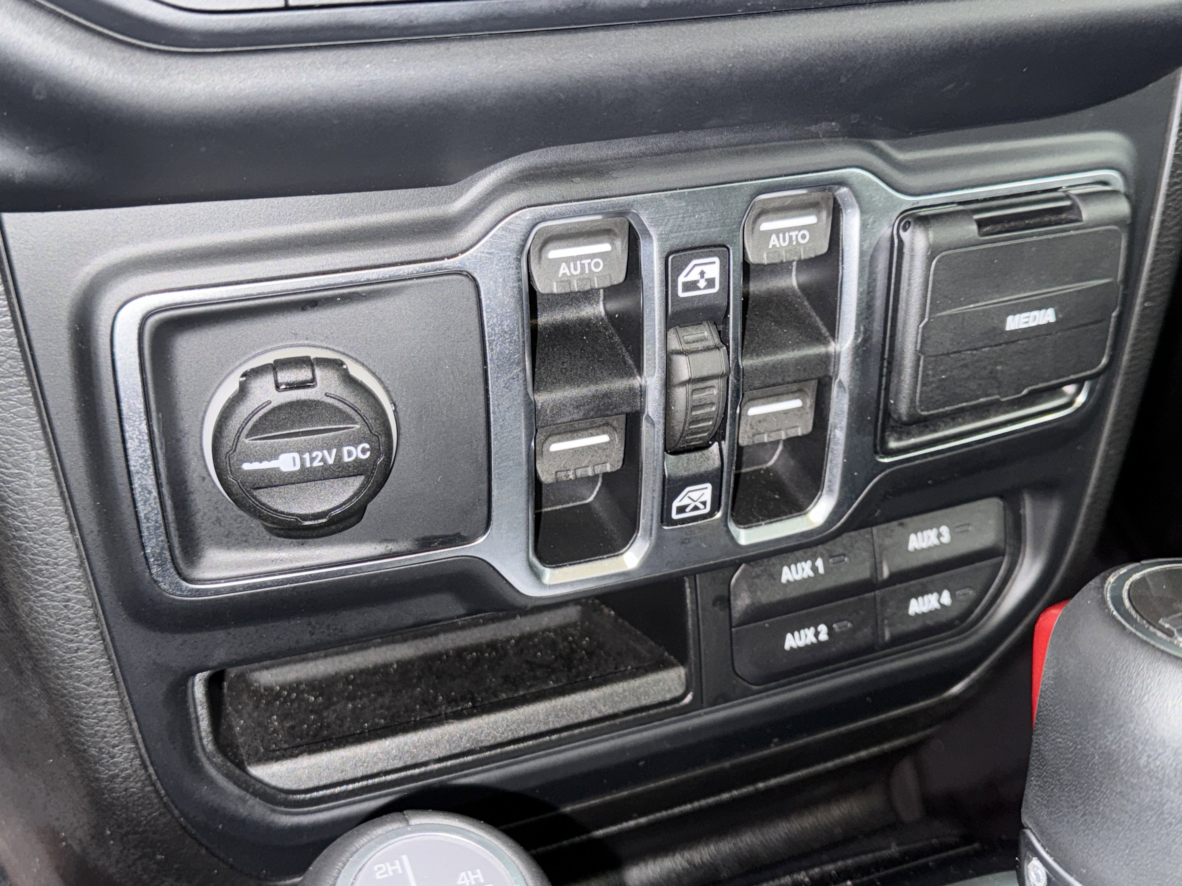 Used 2019 Jeep Wrangler Unlimited Sahara image 27