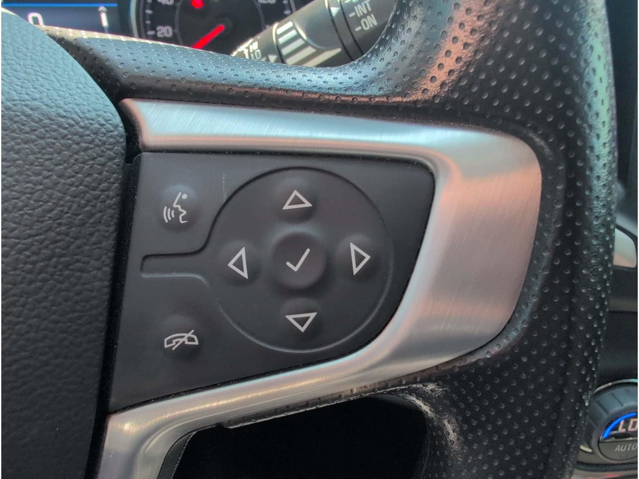 Used 2024 GMC Terrain SLE w/ Driver Convenience Package FWD image 20