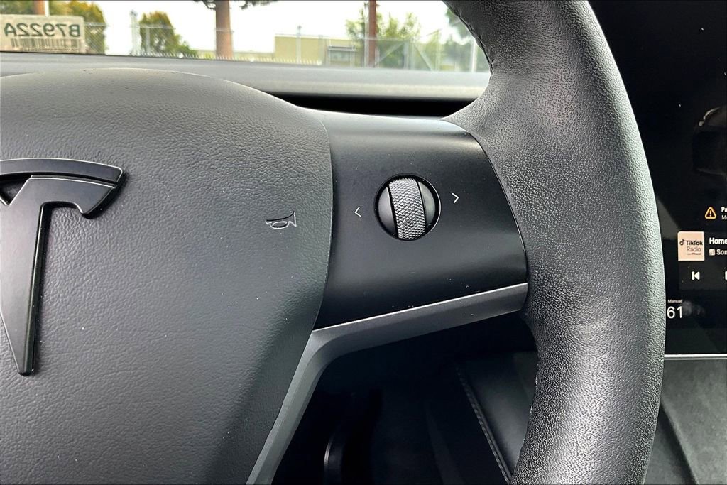 Used 2022 Tesla Model Y Long Range AWD/4WD image 10