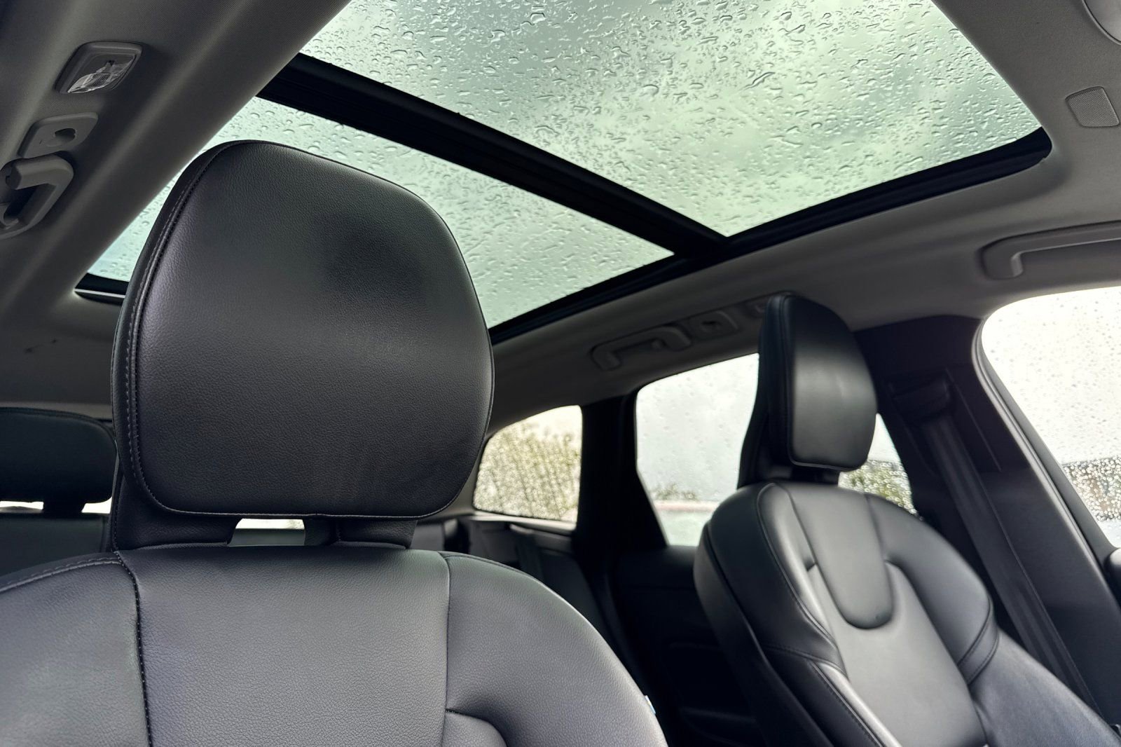 Used 2023 Volvo XC60 B5 Core FWD image 19