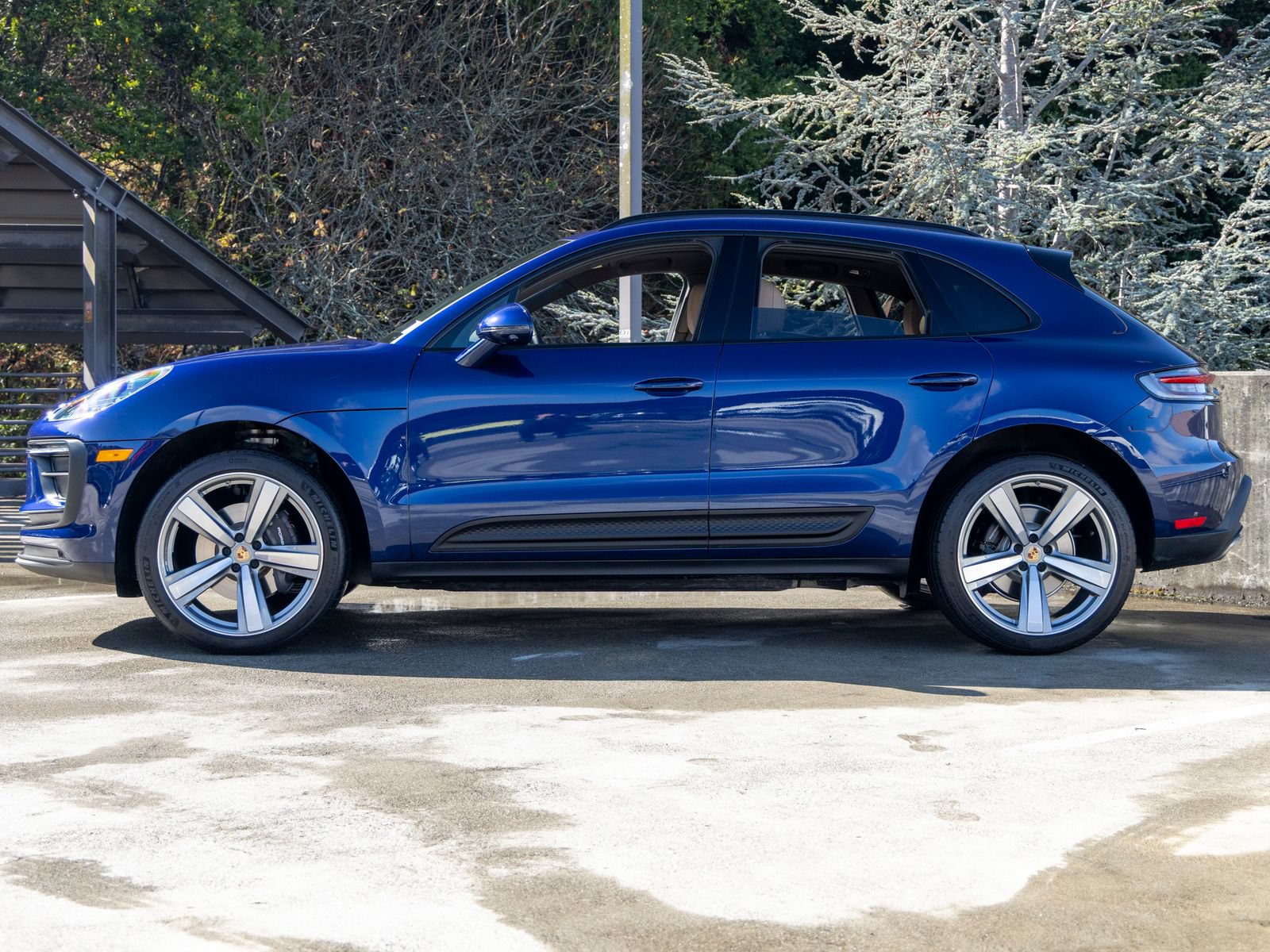 Certified 2026 Porsche Macan AWD/4WD image 2