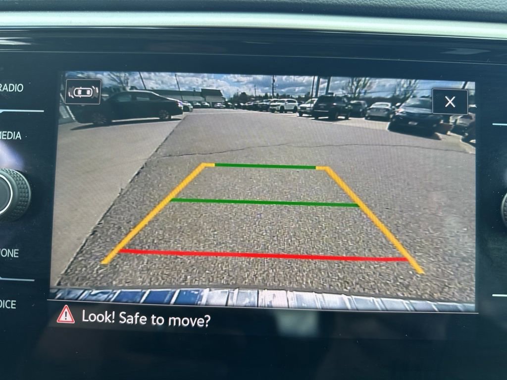 Used 2023 Volkswagen Atlas SEL AWD/4WD image 25