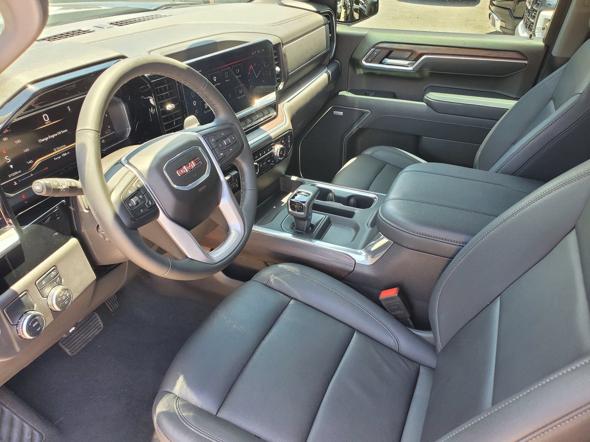 Used 2025 GMC Sierra 1500 SLT w/ SLT Premium Package RWD image 19
